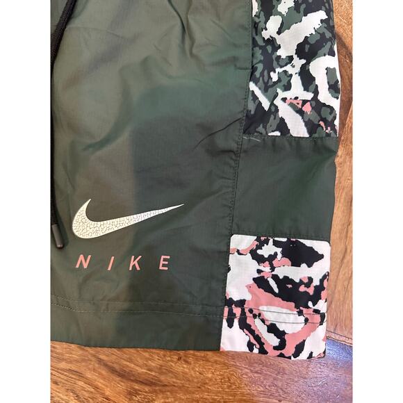 Nike Women's Green Galactic Jade Printed Athletic Sportswear Shorts Size Small - Picture 4 of 6